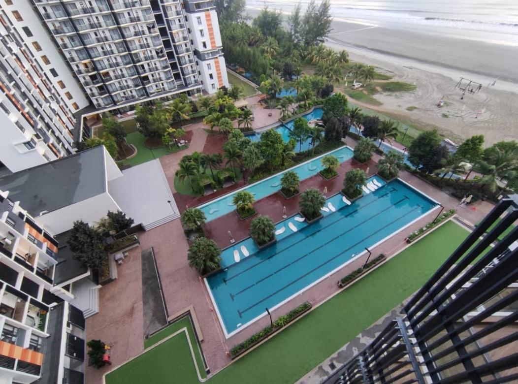 Timurbay Seafront Holiday Pool & Seaview Kuantan Ngoại thất bức ảnh