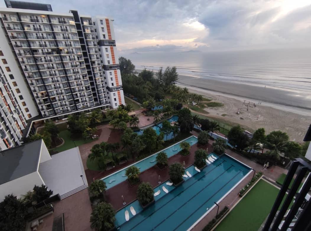 Timurbay Seafront Holiday Pool & Seaview Kuantan Ngoại thất bức ảnh